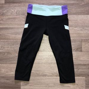 Lululemon black blue purple Capri leggings 4